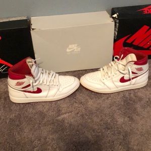 Air Jordan 1 Retro High Og metallic red